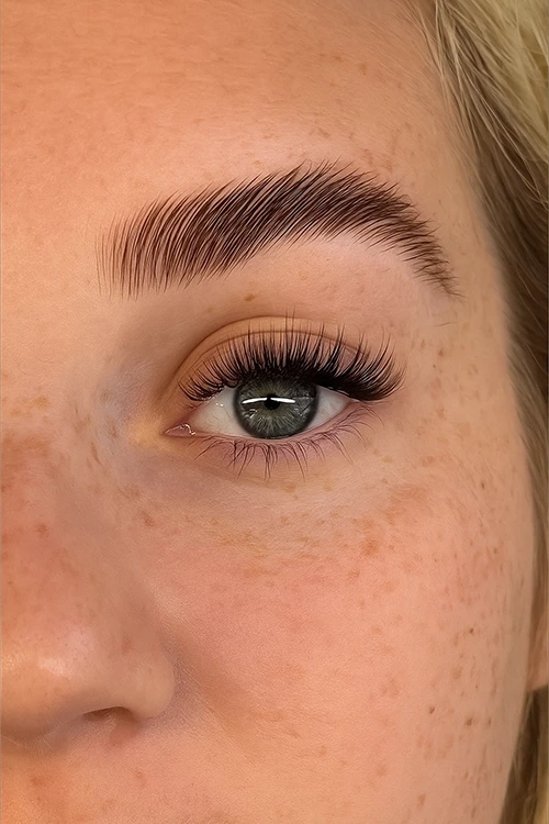 Volume Russe, Extensions de cils, Lash Bloom